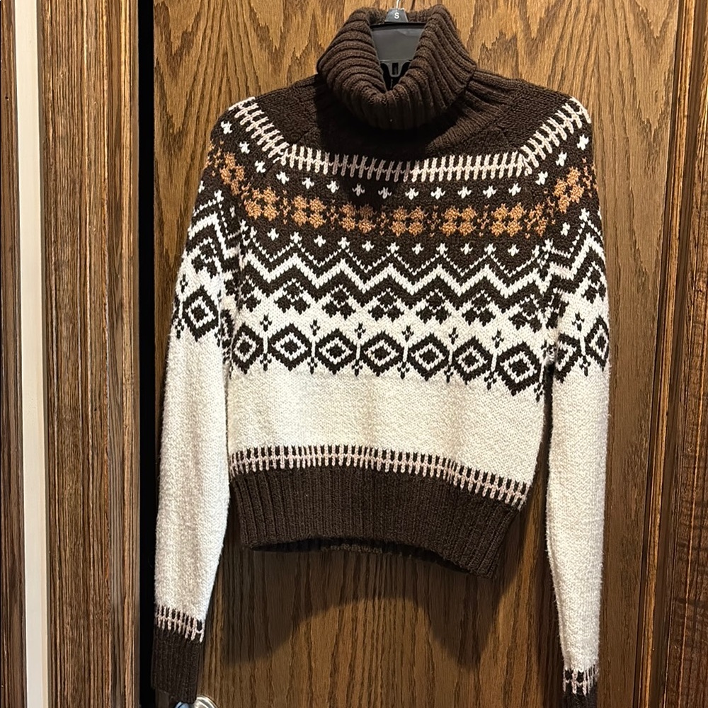 American Eagle Outfitters Brown and Cream Cowl Turtleneck Sweater